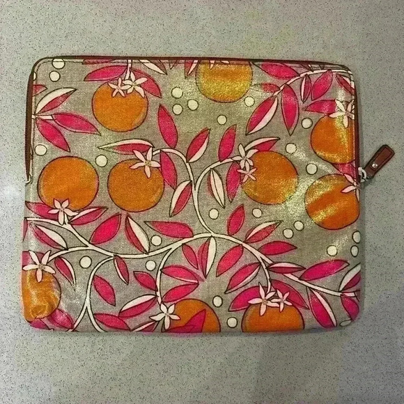 Fossil purse clutch iPad case - Picture 7 of 8